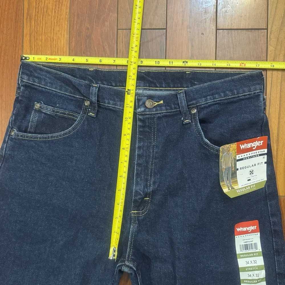 NWT Wrangler Regular Fit Size:34x32 Regular Fit Jeans Straight Dark Wash Men